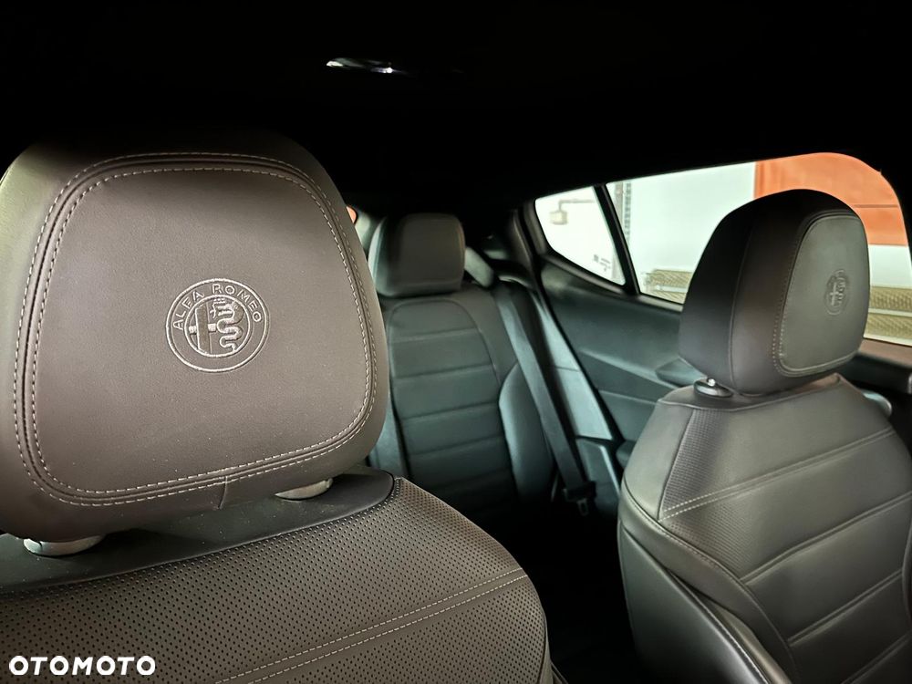 Alfa Romeo Tonale 1.3 PHEV Q4 Veloce - 14