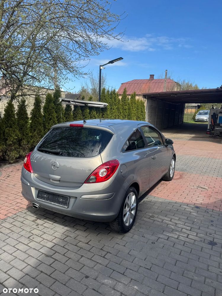 Opel Corsa 1.4 16V 150 Jahre - 5