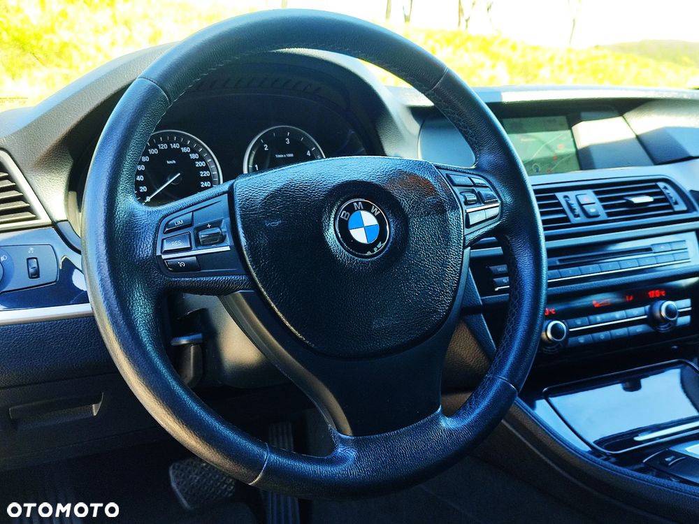 BMW Seria 5 520d - 23