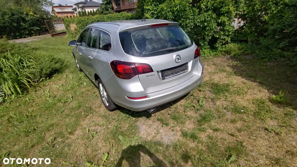 Opel Astra 2.0 CDTI Cosmo - 4