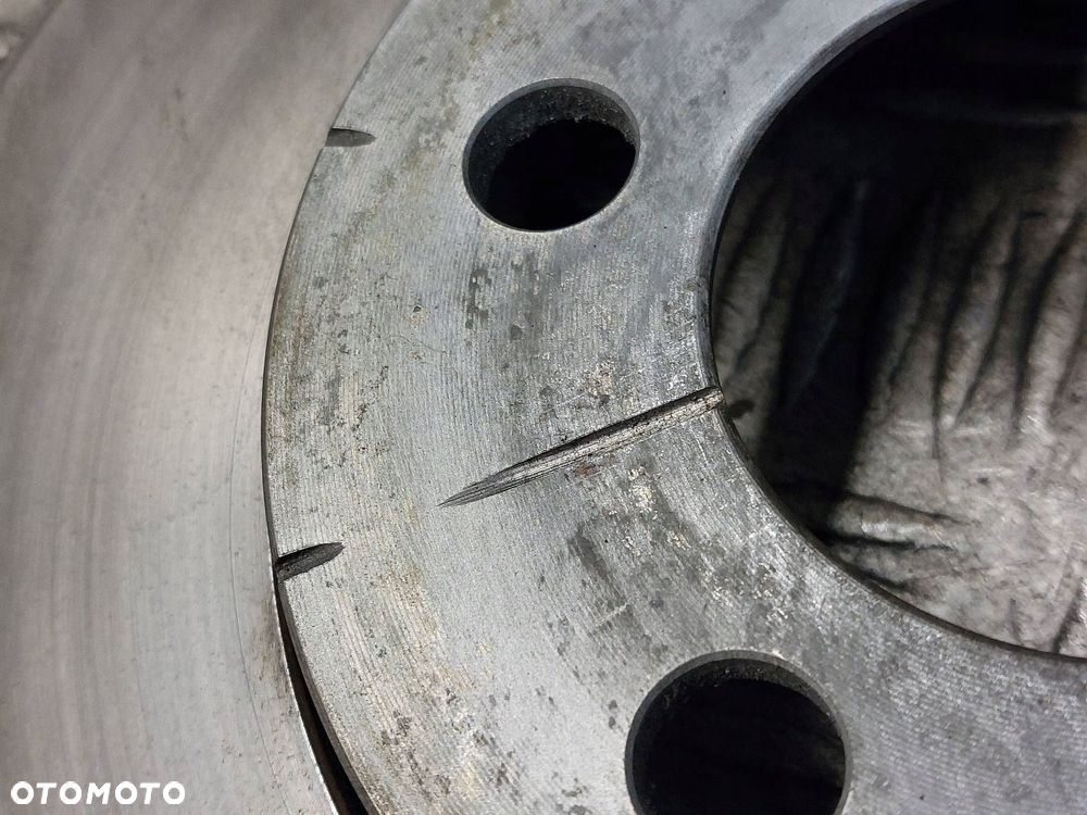 TARCZE HAMULCOWE PRZÓD + KLOCKI + ZACISKI BOSCH AUDI A3 8L 1.6 GOLF IV - 9