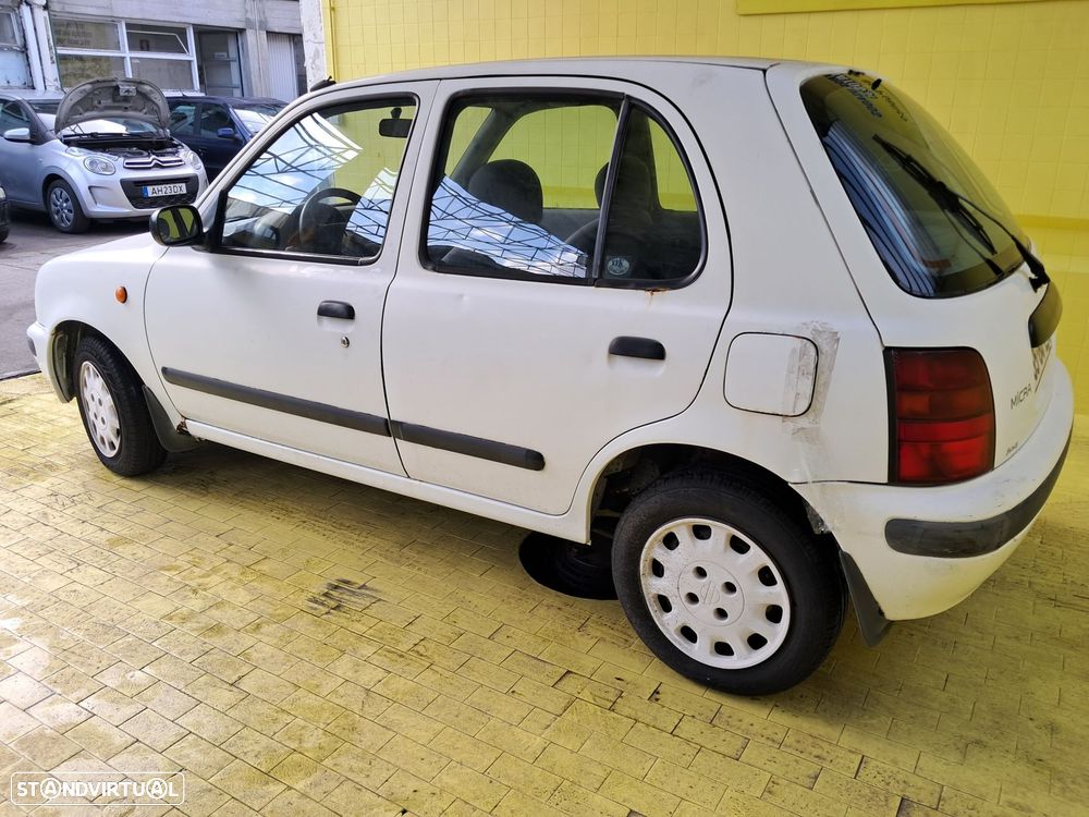 Nissan Micra 1.0 GX - 11
