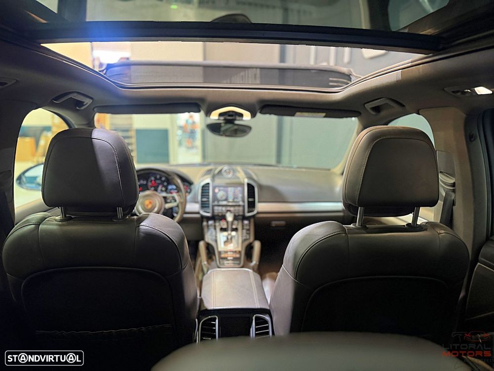 Porsche Cayenne Platinum Edition - 37
