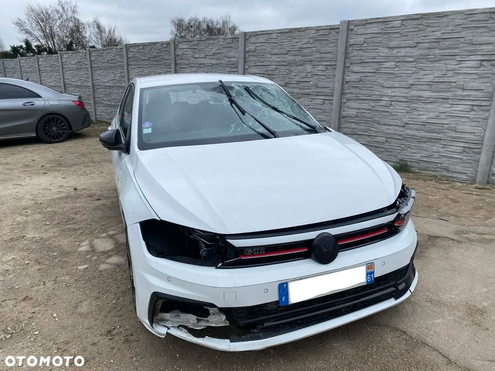 Volkswagen Polo 2.0 TSI DSG GTI - 21