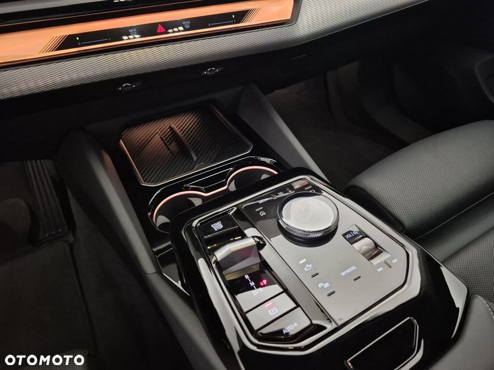 BMW Seria 5 520i mHEV - 22