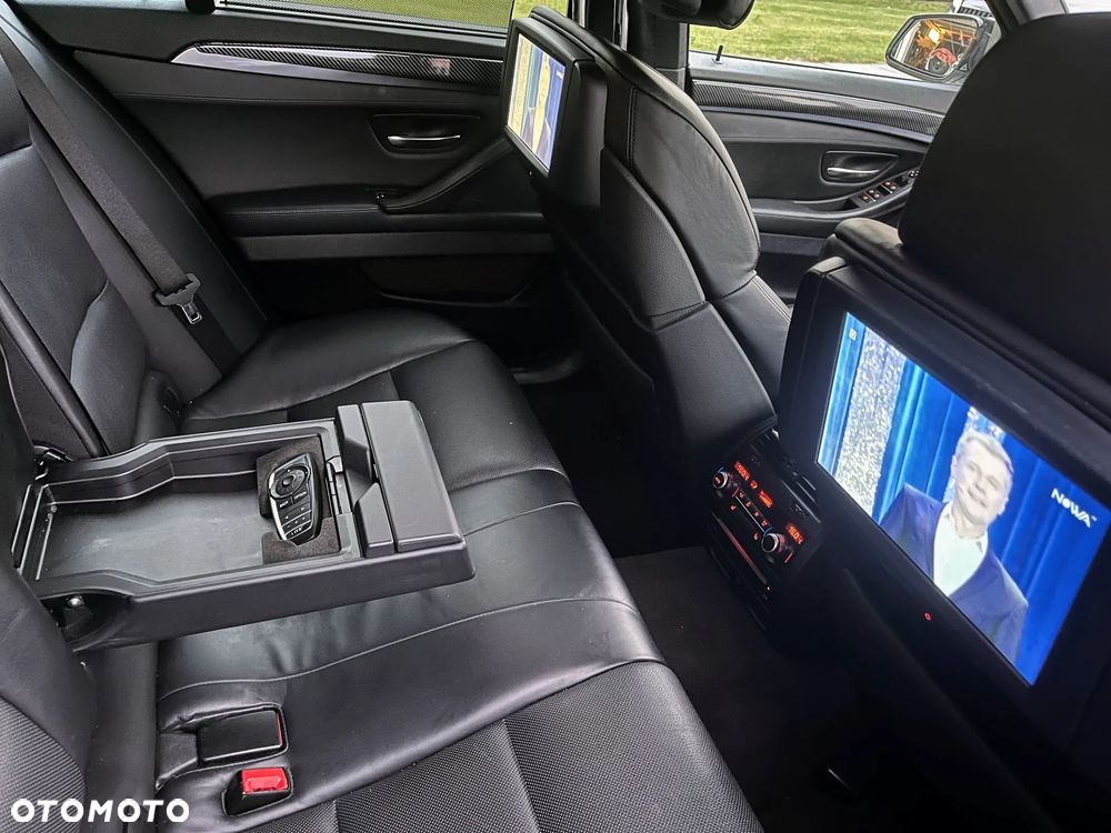 BMW Seria 5 M550d xDrive - 31