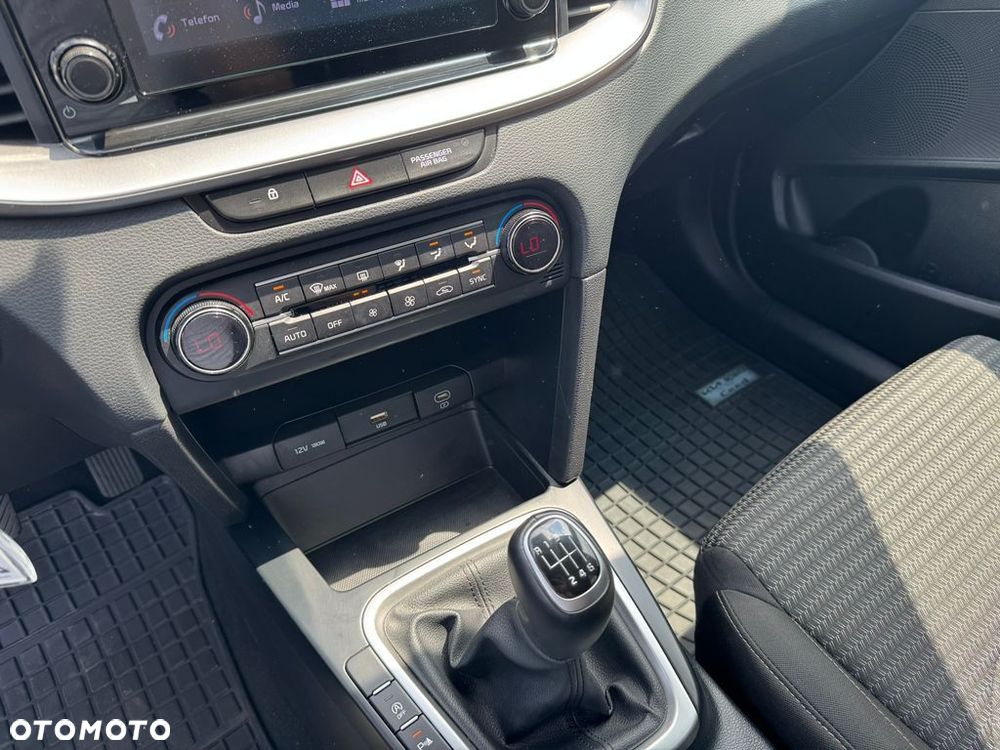 Kia Ceed 1.5 T-GDI M - 14