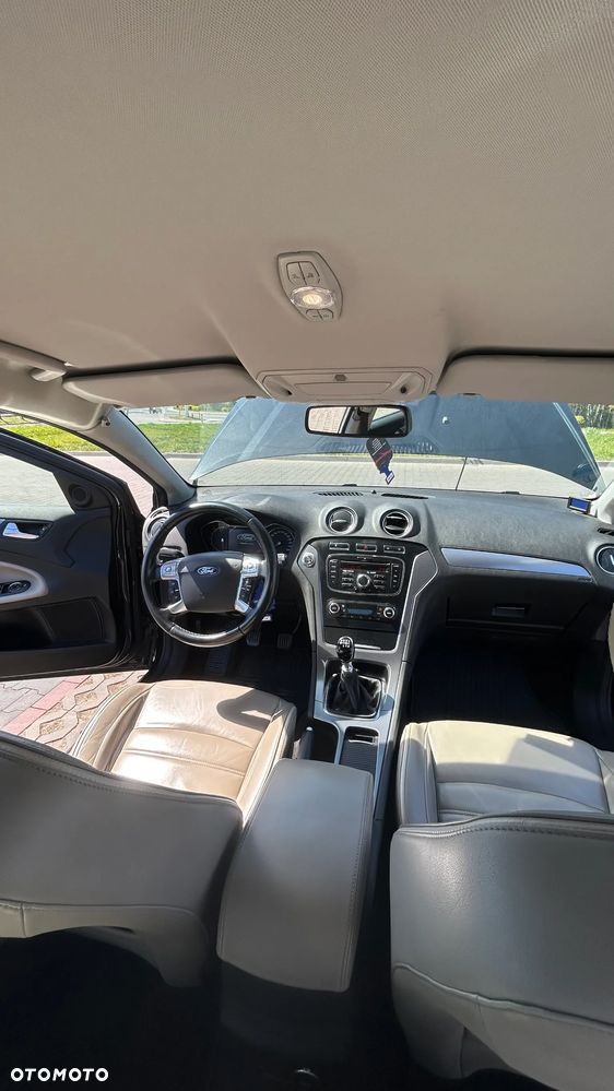 Ford Mondeo 1.6 T Ghia - 9
