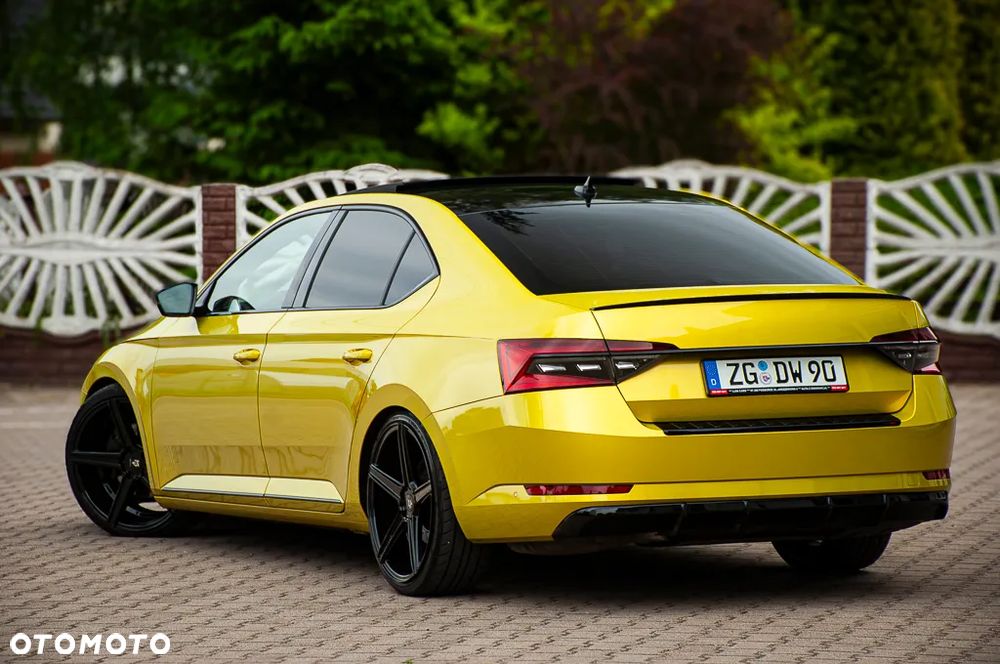 Skoda Superb 2.0 TDI DSG Sportline - 36