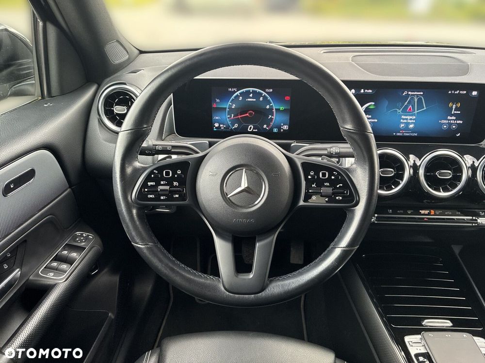 Mercedes-Benz GLB - 15
