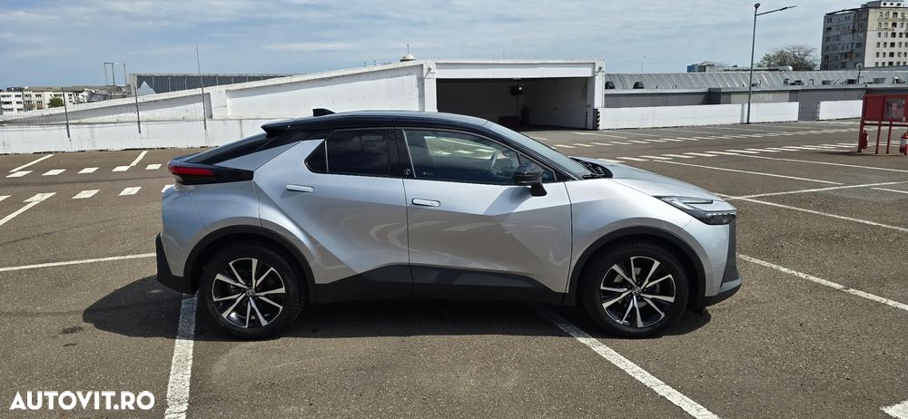Toyota C-HR 1.8 Hybrid Team Deutschland - 12
