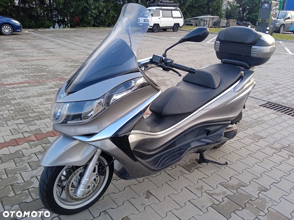 Piaggio X10 - 1