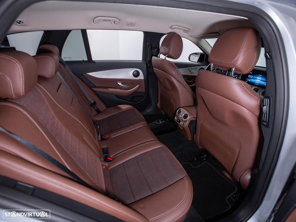 Mercedes-Benz E 300 de 9G-TRONIC - 12