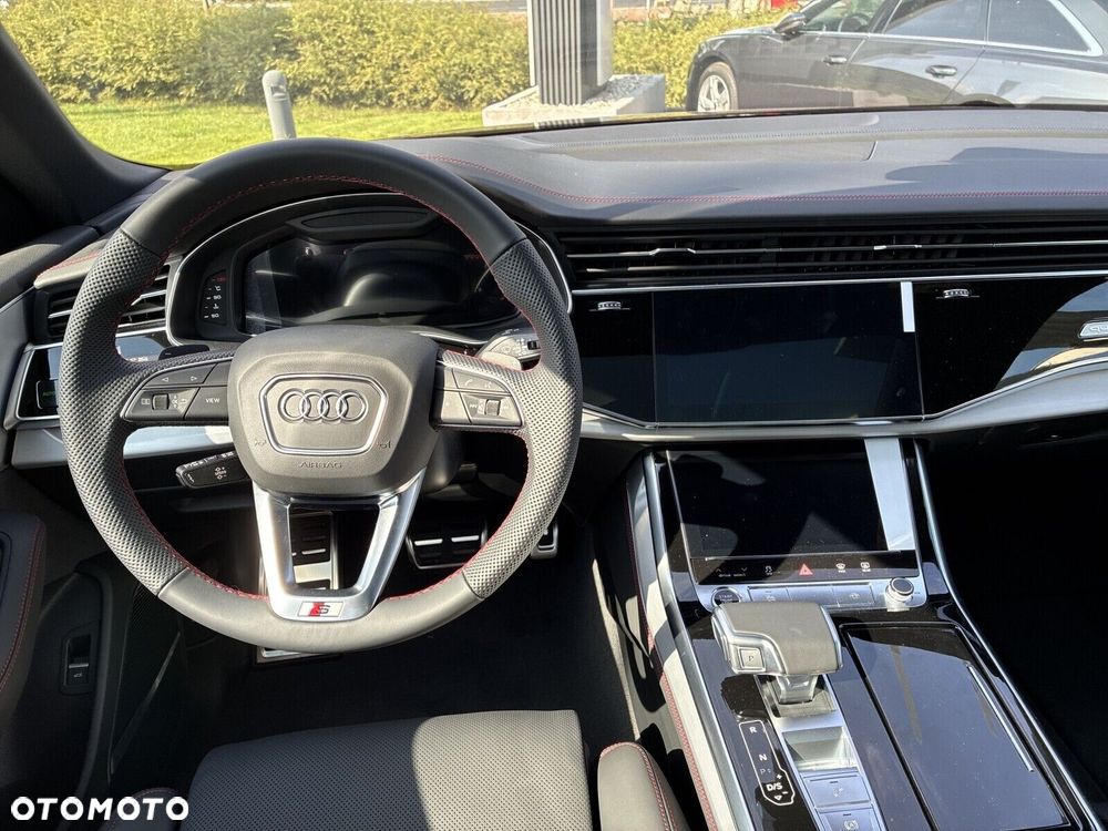 Audi Q8 - 10