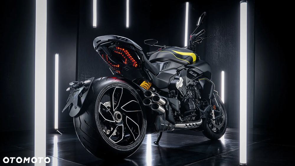 Ducati Diavel - 2