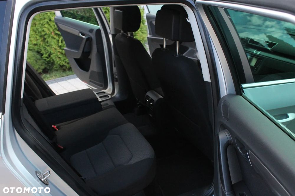 Volkswagen Passat - 10