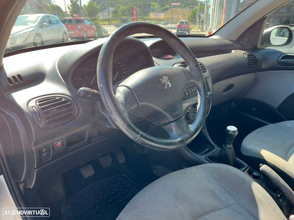 Peugeot 206 1.4 HDi XR Présence - 13