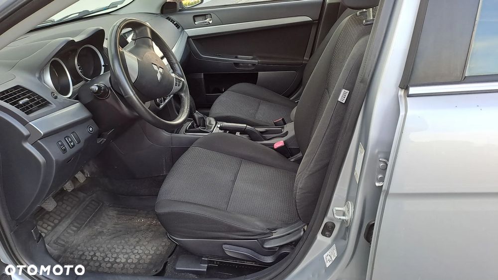 Mitsubishi Lancer 1.6 ClearTec Invite - 21