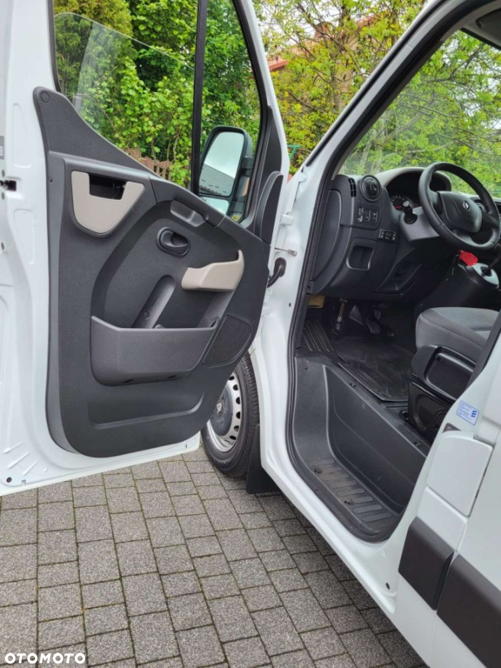 Renault Master 2.3 170ps. L2H2  8-osobowy - 26