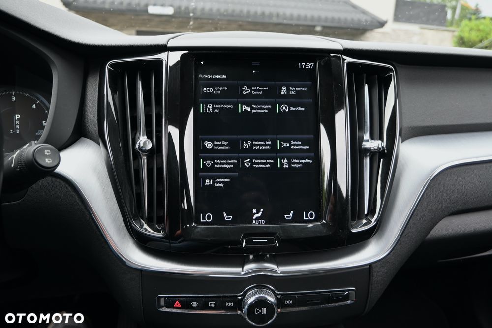 Volvo XC 60 D4 Geartronic Momentum Pro - 31
