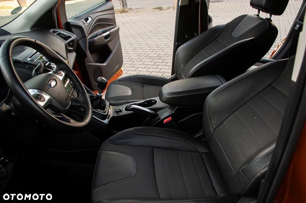 Ford Kuga 2.0 TDCi 4x4 Individual - 32