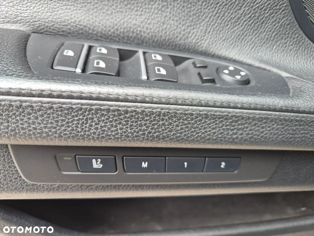 BMW Seria 7 740i - 5