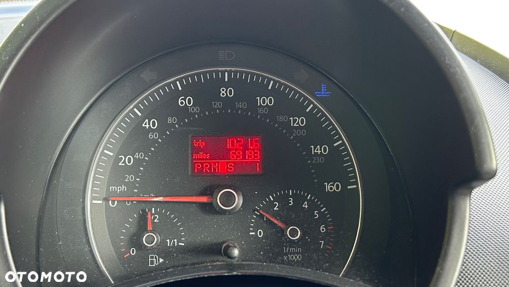 Volkswagen New Beetle - 10