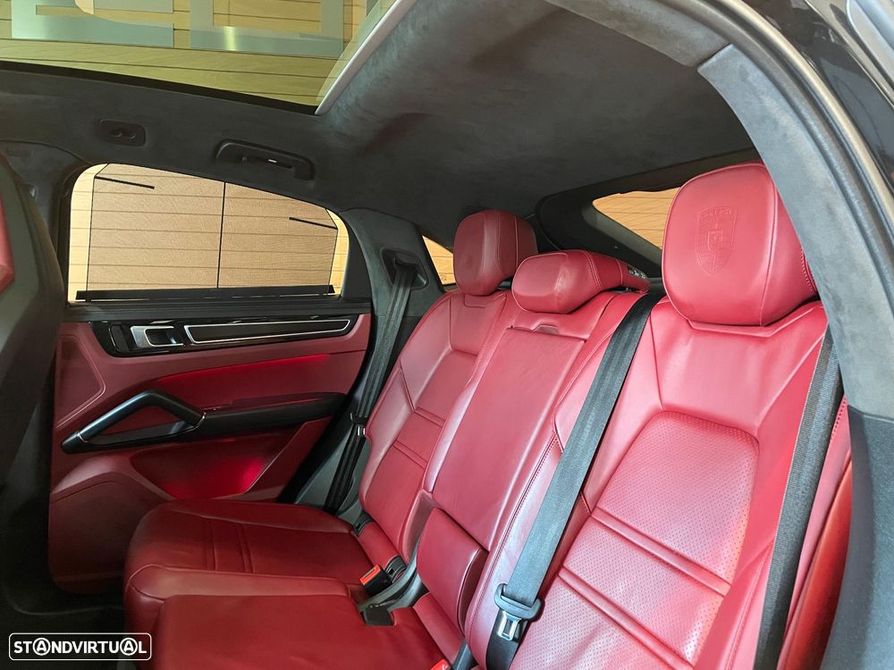 Porsche Cayenne Coupé GTS - 36