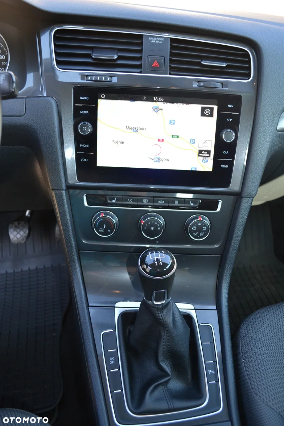 Volkswagen Golf 1.6 TDI SCR Comfortline - 12