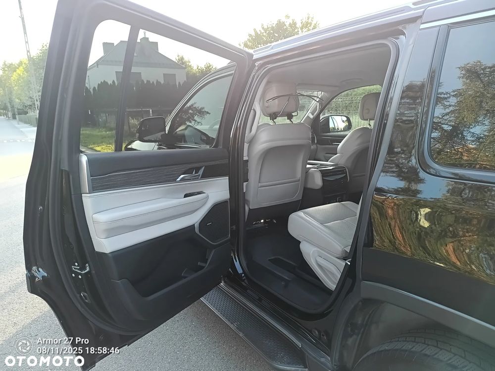 Jeep Wagoneer - 10