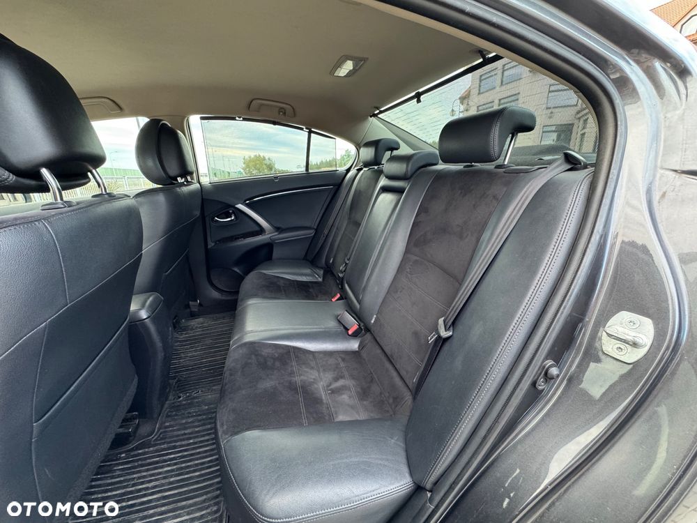 Toyota Avensis 2.0 Prestige NAVI - 10