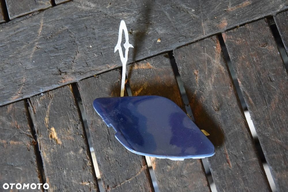 Opel Astra J Zaślepka zderzaka ucha tył tylna niebieska Z20Z HB 5D Hatchback