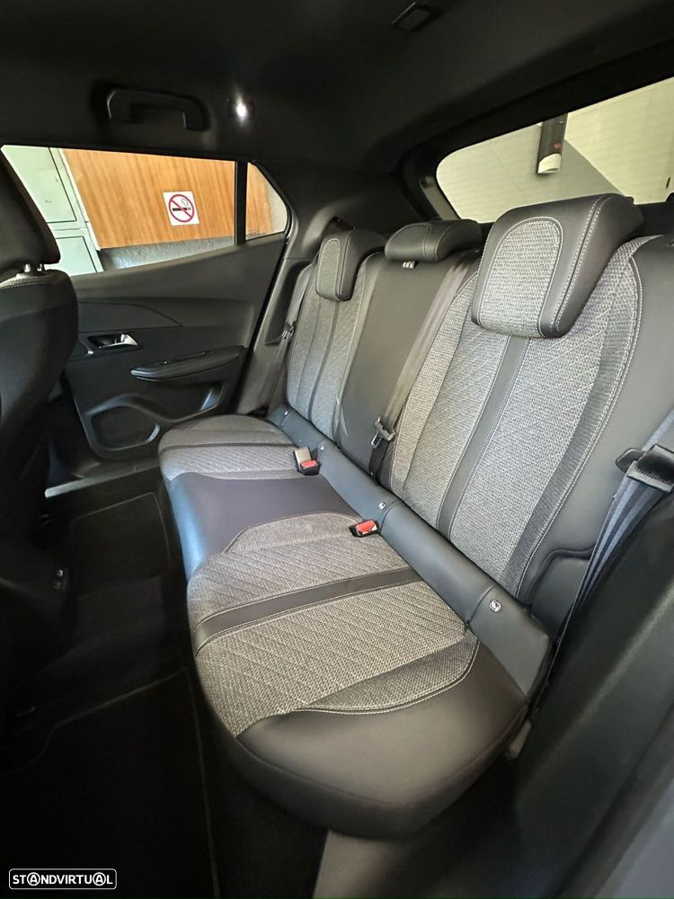 Peugeot 2008 1.2 PureTech Allure Pack EAT8 - 10