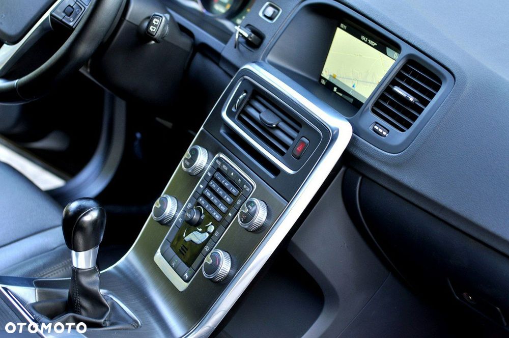 Volvo V60 D3 Summum - 13