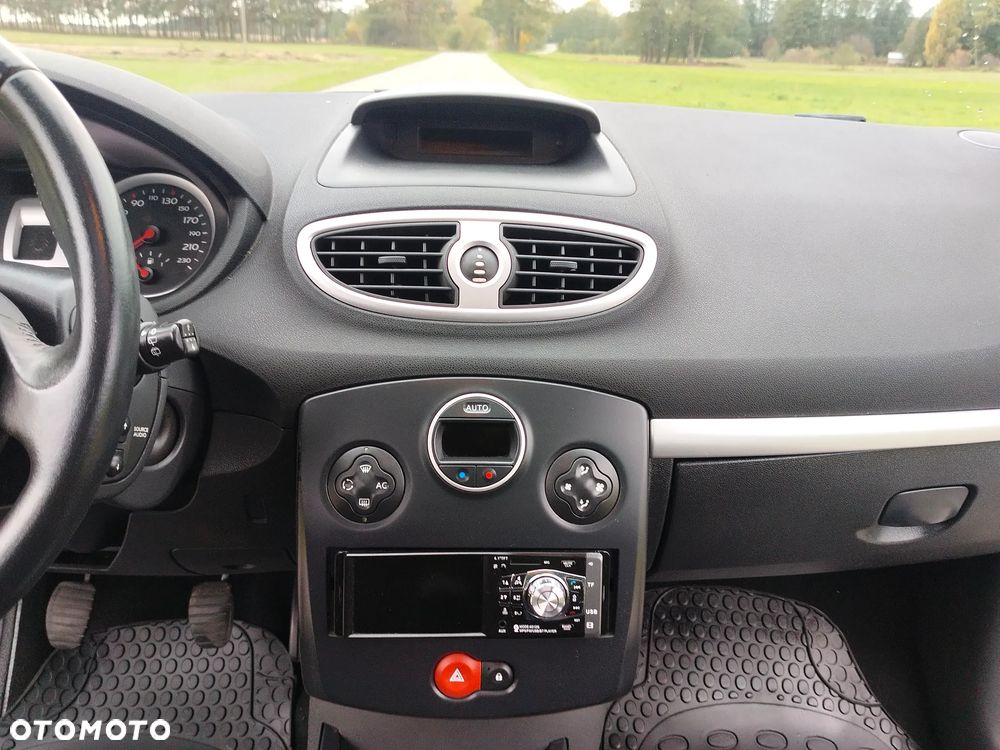 Renault Clio 1.2 16V Luxe Privilege - 26