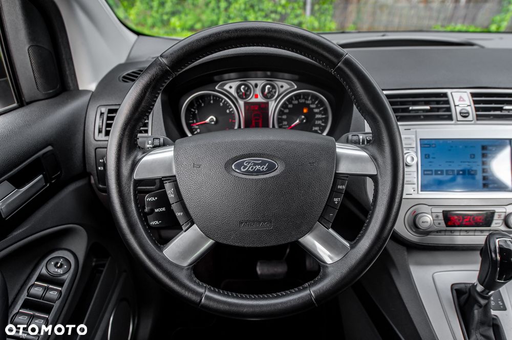 Ford Kuga 2.5 4x4 Titanium - 17