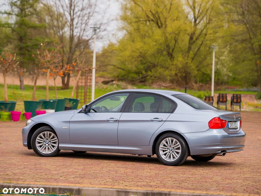 BMW Seria 3 318i Edition Exclusive - 6