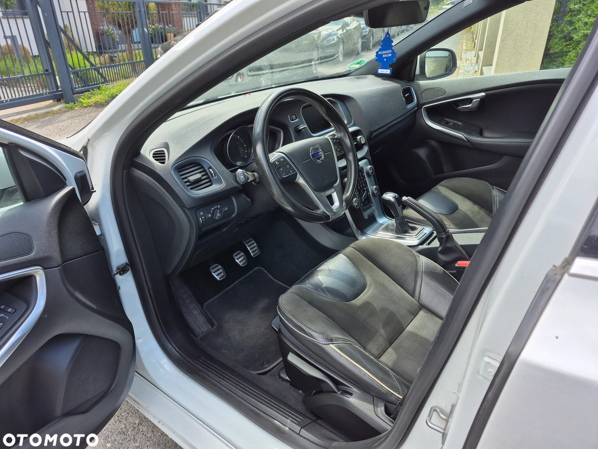 Volvo V40 D2 Drive-E R-Design Momentum - 13