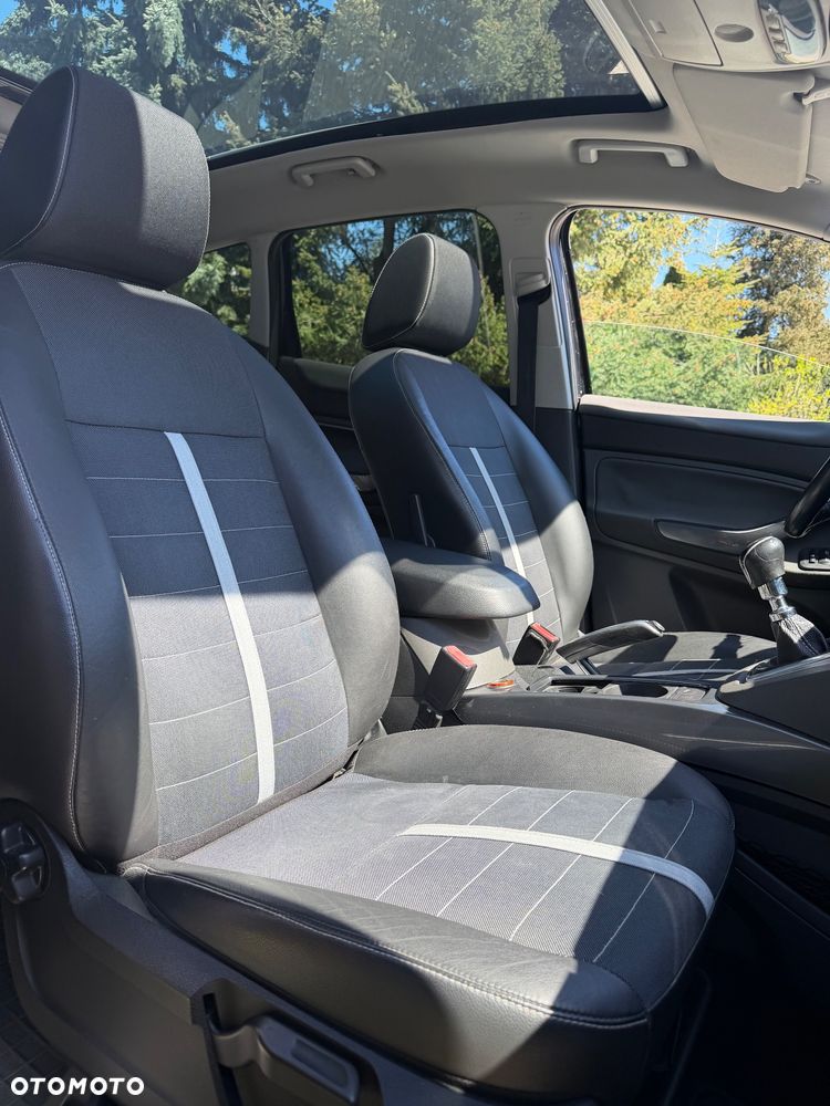 Ford Kuga 2.0 TDCi 4x4 Titanium - 25