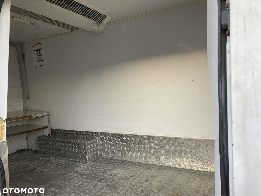 Mercedes-Benz Sprinter - 5