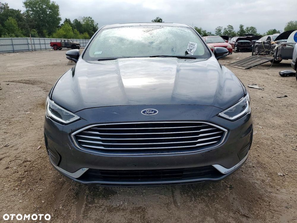 Ford Fusion - 6