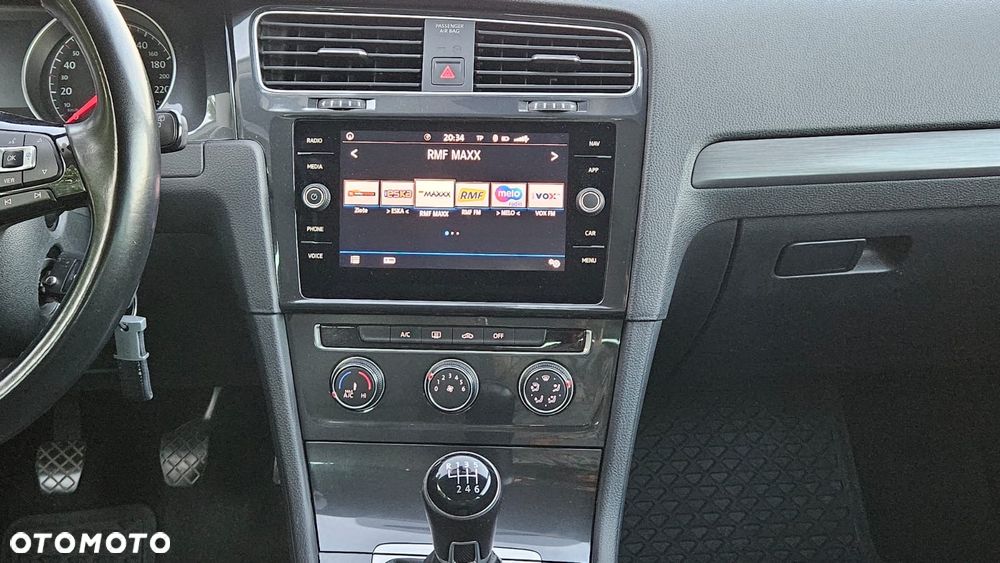 Volkswagen Golf - 12