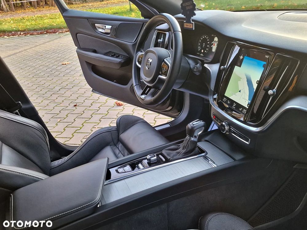 Volvo V60 D3 Geartronic R-Design - 14