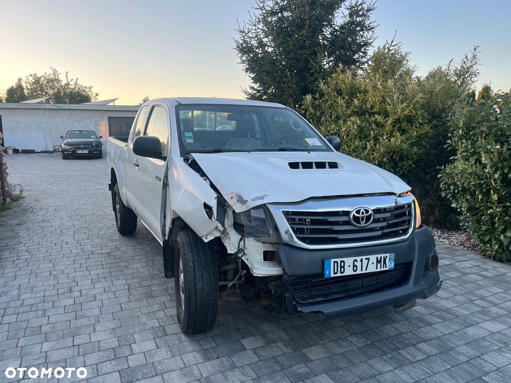 Toyota Hilux D4-D DLX - 3