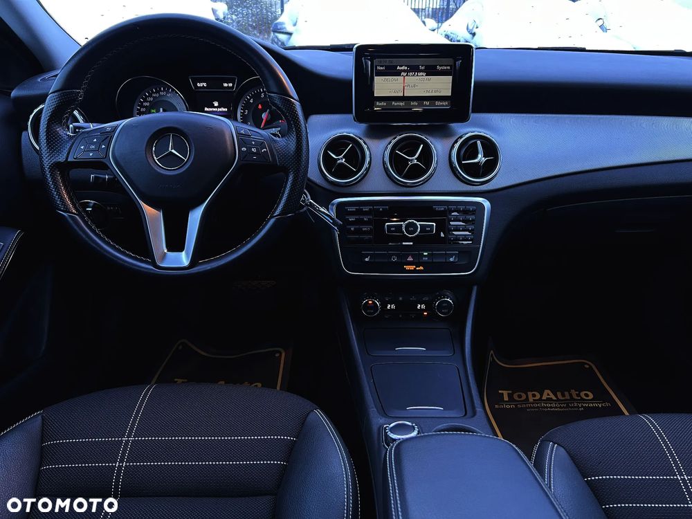 Mercedes-Benz GLA 200 7G-DCT Style - 34