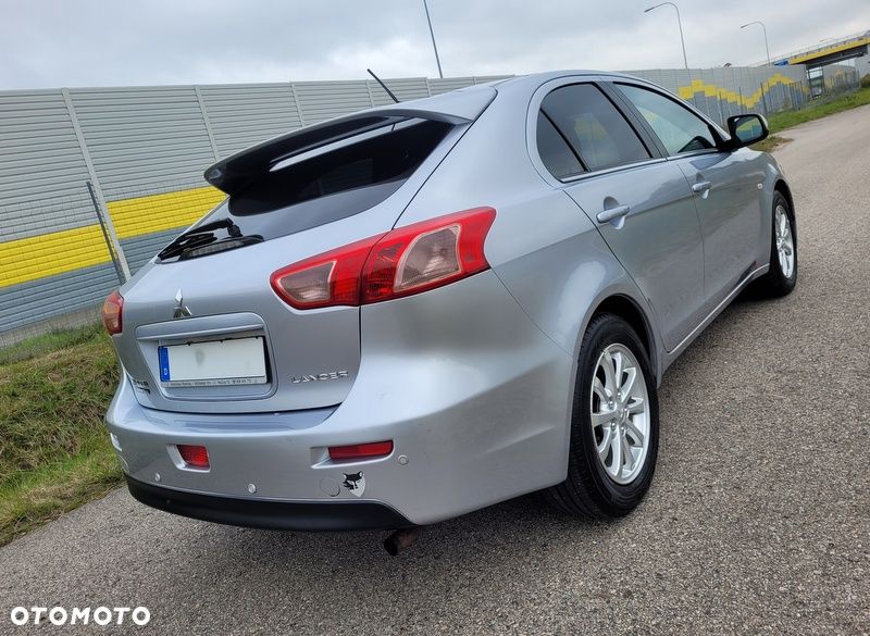 Mitsubishi Lancer - 16