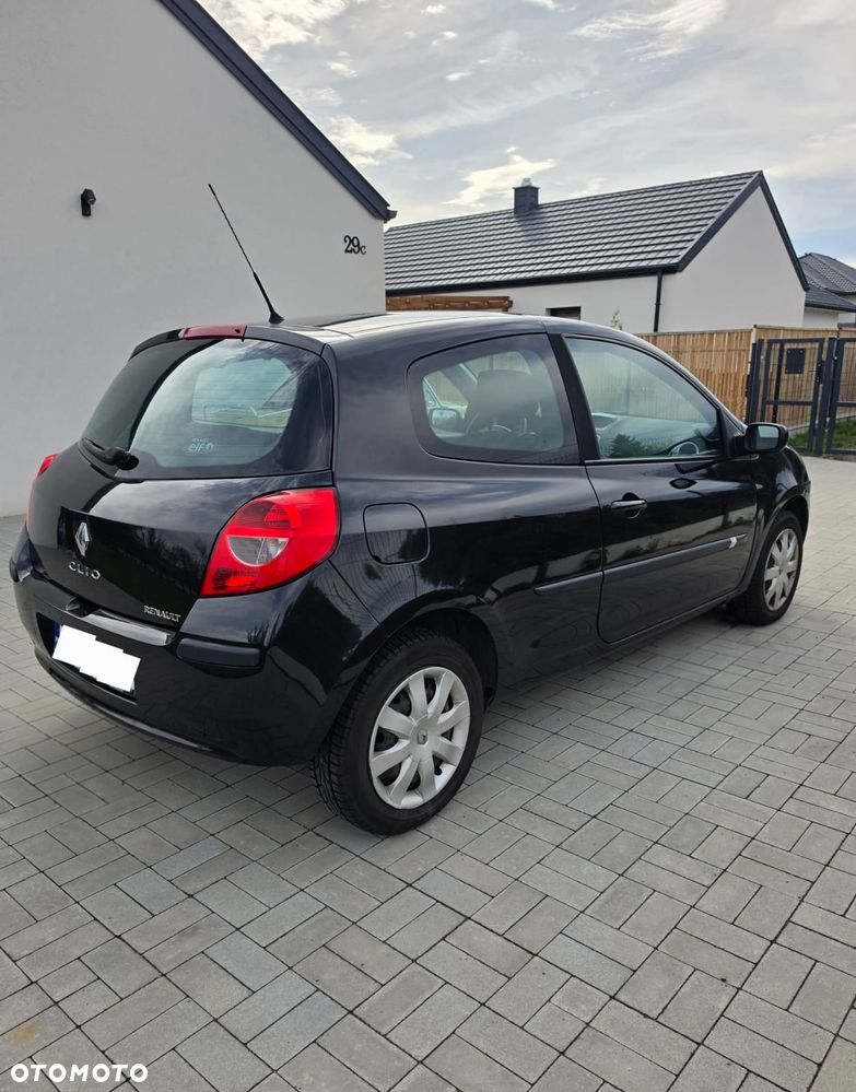 Renault Clio - 6