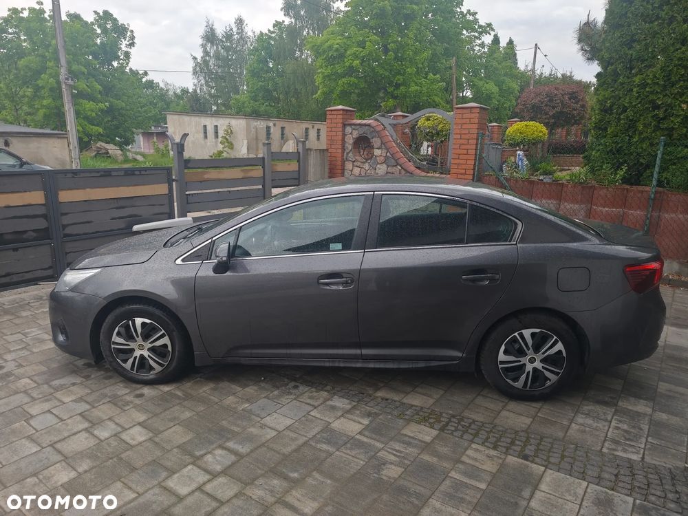 Toyota Avensis 1.8 Active MS - 3