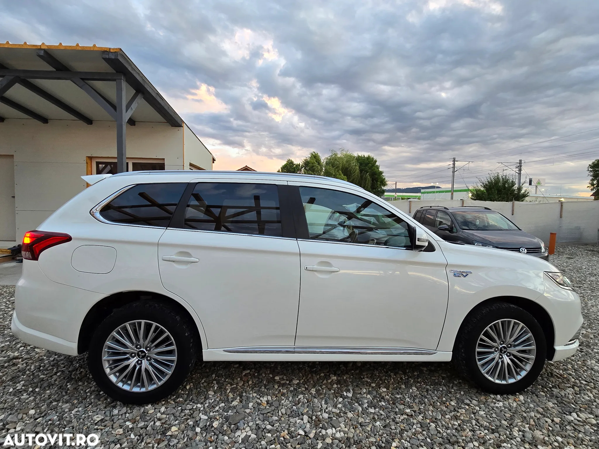Mitsubishi Outlander 2.4 4WD Plug-In Hybrid Diamant+ - 9