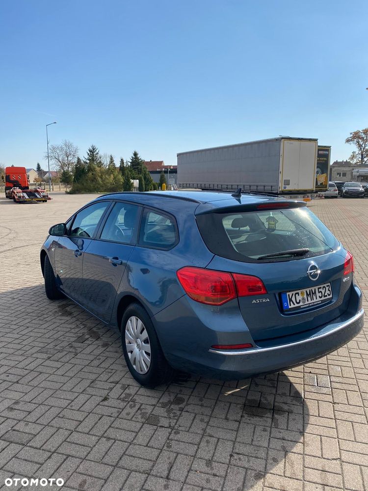 Opel Astra 2014 photo 2